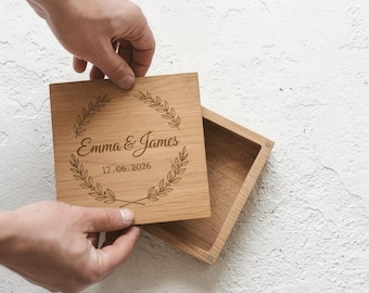 Personalized Wedding Keepsake Box - Engraved Couple Names Wooden Memory Box, Mr and Mrs Wedding Gift, Newlywed Keepsake