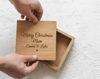 Christmas Gift for Mom - Personalized Wooden Keepsake Box with Kids Names, Mom Christmas Memory Box, Holiday Gift for Her