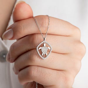 Dainty Turtle Necklace, Symbol of Longevity & Wisdom, Minimalist Sea Turtle Jewelry, Meaningful Gift for Her