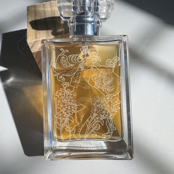 Frasco de perfume Frieren grabado: recuerdo de cristal de anime personalizado, regalo de coleccionista rellenable