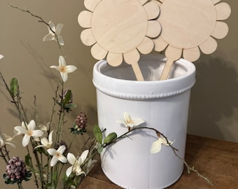 Daisy stemmed roundabout
