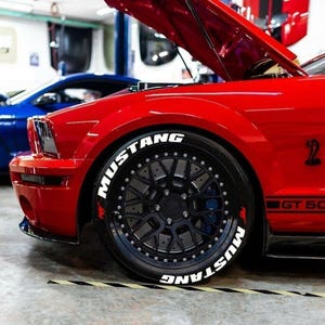 Adesivo de pneu Mustang de borracha, decalque permanente para pneu, etiqueta para roda esportiva, 15"-24" 1,25" adesivos, kits com 8 peças
