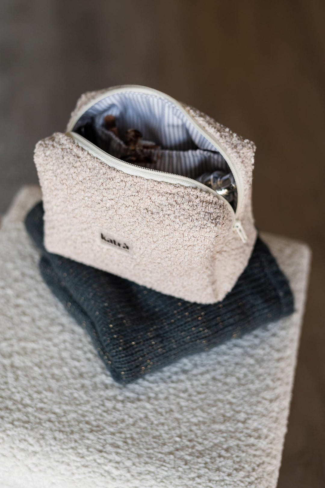 Trousse De Toilette Maquillage Neuve Beige - Bouclette Douce Façon Fourrure De Mouton, Dimensions Pratiques