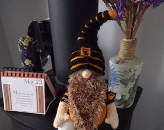 Football Mascot Gnome - Wolves colours (Badge NOT included)