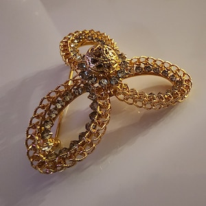 Vintage Kramer Filigree Goldtone Rhinestone Brooch