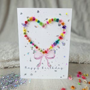 Cartão aquarela com flores secas coração "Feliz Aniversário" glitter / aniversário / único / feito à mão / cartão dobrável / presente / flores secas