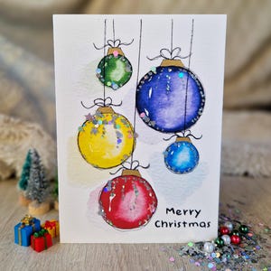 Aquarel kerstkaart "Merry Christmas" / glitter / kleurrijke kerstballen / kaart voor Kerstmis / vouwkaart / Sparkle
