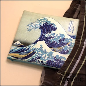 Herren-Kartenetui, bequem, kompakt und stilvoll mit RFID-Block – ORIGINAL PORTAFLUX The Great Wave of Kanagawa – Hokusai