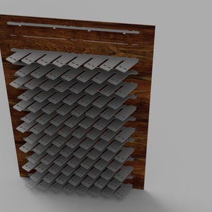 Könnte beinhalten: Ein Wand-Weinregal aus Holz mit einer dunkelbraunen Beize. Das Regal hat 50 Fächer für Weinflaschen. Die Fächer sind versetzt angeordnet.