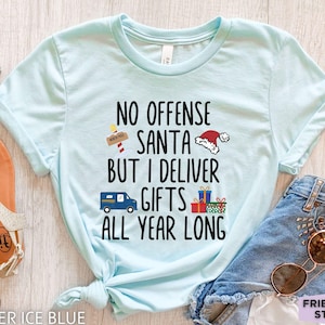Camiseta divertida de cartero navideño, regalo para cartero, camiseta de temporada navideña de cartero, camisetas navideñas de oficina de correos, camiseta de cartero, cartero