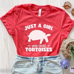 Tortoise shirt, tortoise gifts, tortoise t shirt, animal shirt, tortoise lover gift, gift for her, birthday gifts, gifts for girlfriend