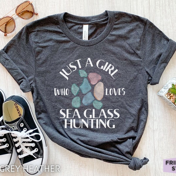 Sea Glass Shirt, Sea Glass T Shirt, Sea Glass Hunter Gift, Sea Glass Hunting, Beachcombing Shirt, Beach Glass Shirt, Girls Sea Glass T-shirt