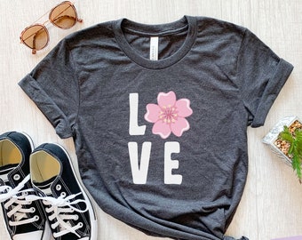 Camiseta con estampado de flor de cerezo, camiseta con estampado de flor de sakura para mujer, camiseta floral primaveral, top con estética natural, regalo perfecto para amantes de las plantas.