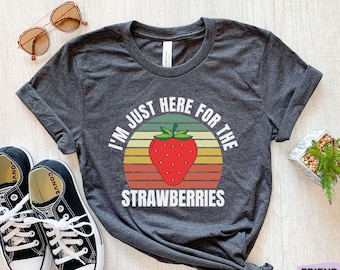 イチゴシャツ、面白いイチゴTシャツ、イチゴギフト、女の子用イチゴTシャツ、イチゴ農園、イチゴ狩り、イチゴTシャツ