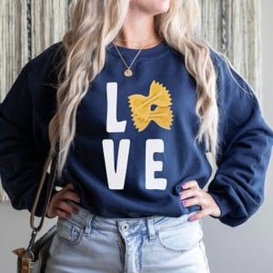 Love Pasta, Pasta Sweatshirt, Pasta Crewneck, Pasta Shirt, Pasta Gifts, Spaghetti Sweatshirt, Spaghetti Gift, Food Sweater, Pasta Sweater