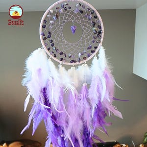 Purple Dreamcatcher – Boho Wall Hanging with Feathers and Beads – Spiritual Room Decor for Bedroom or Meditation Space