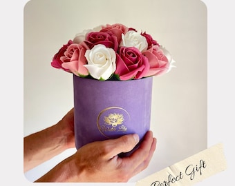 Forever Blooms: Ewiges Rosen Beileid Geschenk für Sie