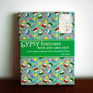 Libro y juego de cartas Gypsy Fortunes