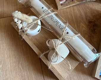 Geschenkset Lieblingsmensch mit beschrifteter Kerze, Haus und Kerzenständer aus Raysin in schöner Geschenkbox aus Holz.