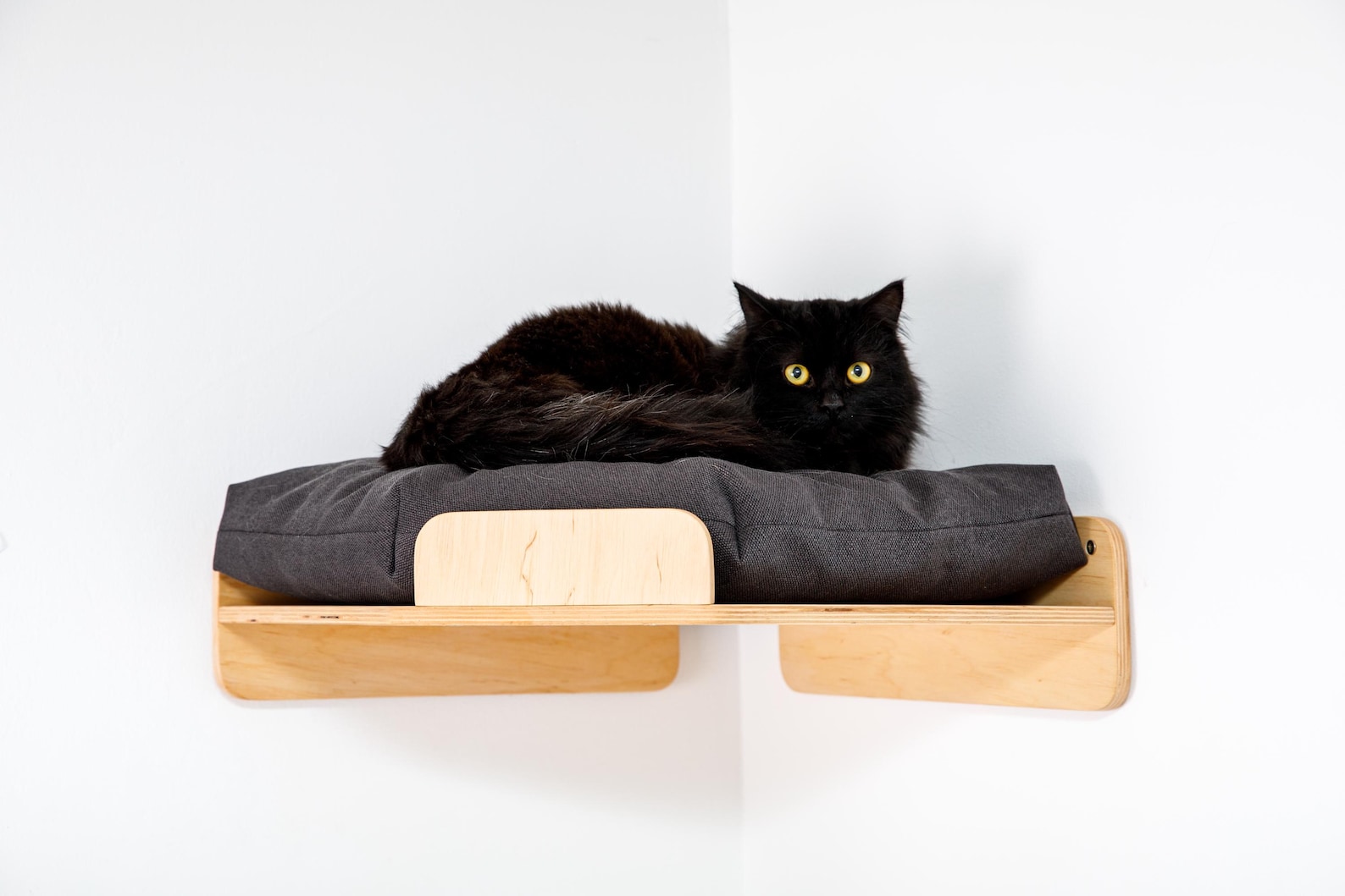 corner-cat-wall-shelf-with-bed-modern-cat-wooden-furniture-scratcher