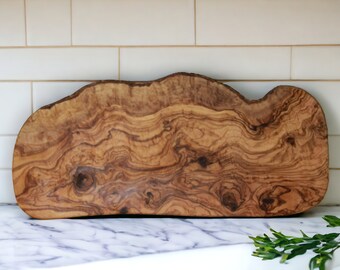 Handmade olive wood cutting board - Eco-friendly kitchenware -large Wooden serving board