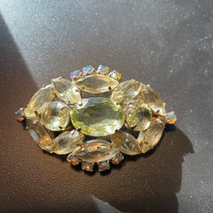 Sparkly topaz rhinestone brooch vintage