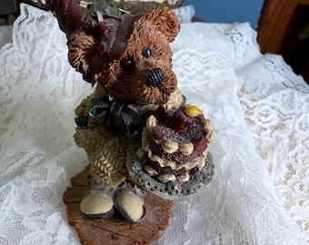 Boyds Bears M. Harrison’s Birthday Bearstone Figurine Style #2275 Birthday Cake Teddy Bear 1995