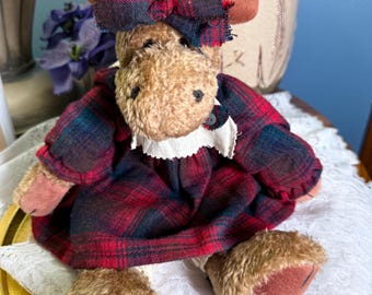 Vintage Boyd’s Bears Minney Moose Plush Archive Collection Collectible Tartan Dress