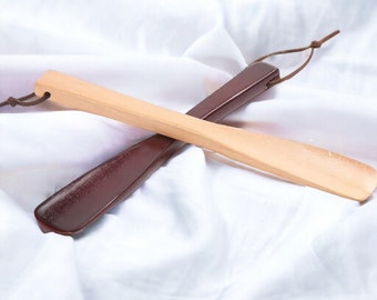 wooden shoe horn, Space-Saving Shoe Accessory, Ideal for Elderly Gift Idea, Perfect Housewarming Gift, Gift for Parents