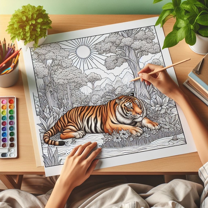 Puede incluir: Una p&aacute;gina para colorear en blanco y negro con un tigre en un entorno de jungla. El tigre est&aacute; acostado con la cabeza girada hacia un lado. La escena de la jungla incluye &aacute;rboles, hojas y flores.