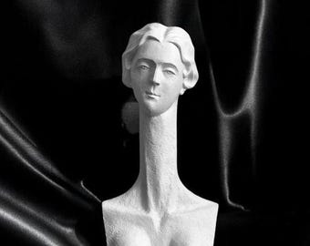 ガエターノ・チェリーニ作「少女の肖像」、女性の白い胸像、石膏像