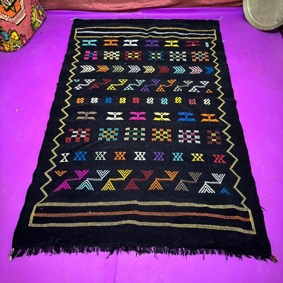 Traditional Moroccan Kilim Mibra – a touch of heritage in every thread