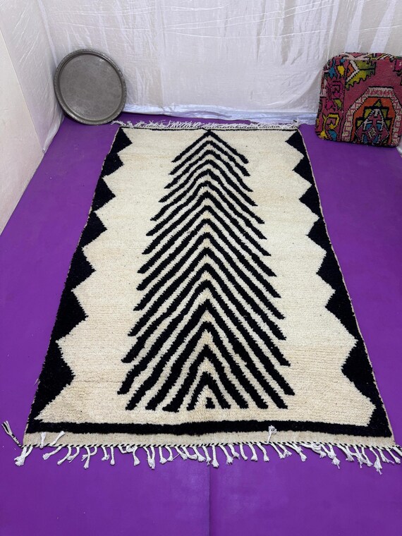 Handmade Moroccan Rug with Modern Geometric Pattern
