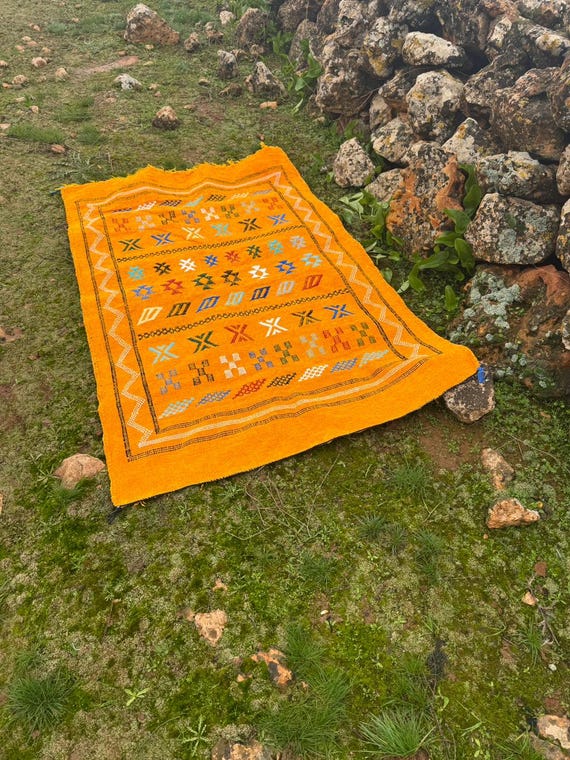 Moroccan Kilim Rug – Handmade Berber Flatweave, Colorful Amazigh Tribal Design, Boho Statement Carpet.Traditional Moroccan Kilim Mibra