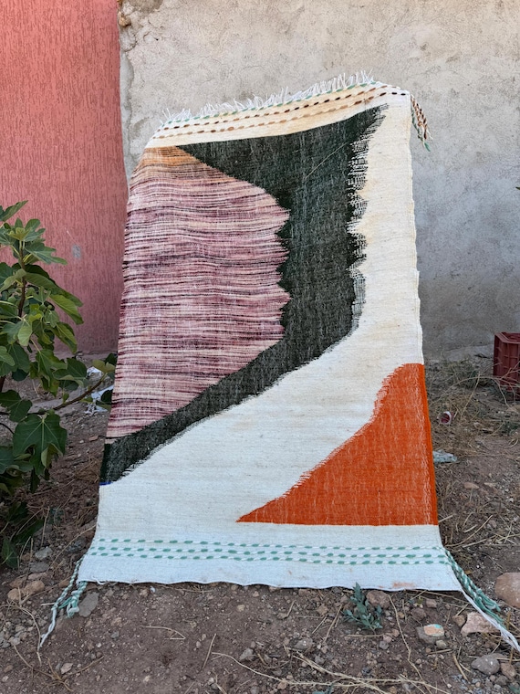 Modern Handwoven Moroccan Rug – Minimalist Wool Flatweave with Earthy Abstract Design in Burgundy, Forest Green, and Burnt Orange