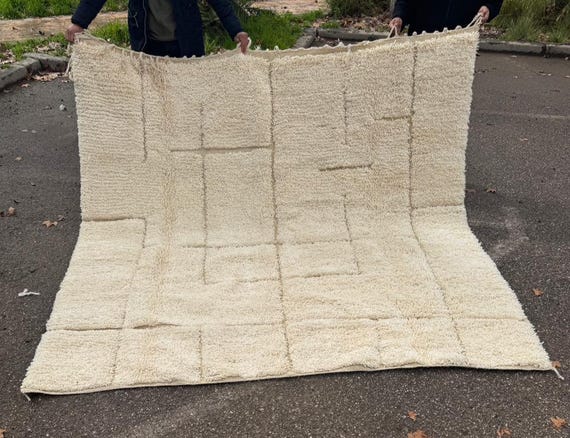 Hand Knotted Beni Mrirt Rug: White Plush Moroccan Carpet; Rug