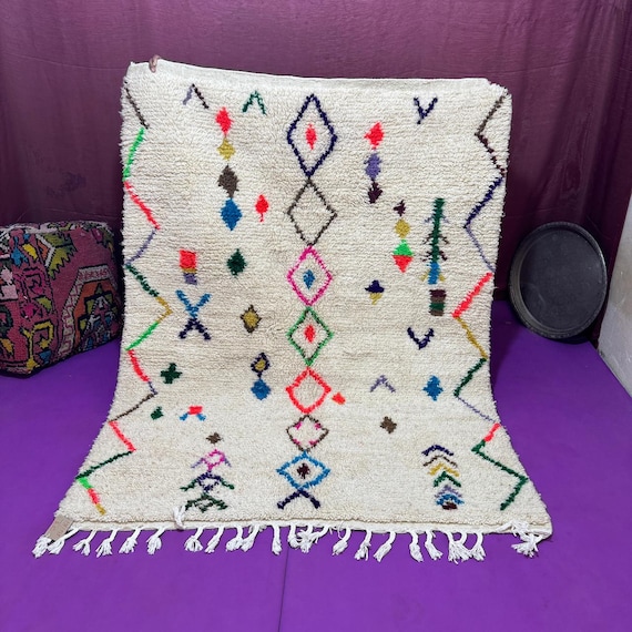 Funky Berber rug; Moroccan woolen carpet; Azilal Beni Ouarain style