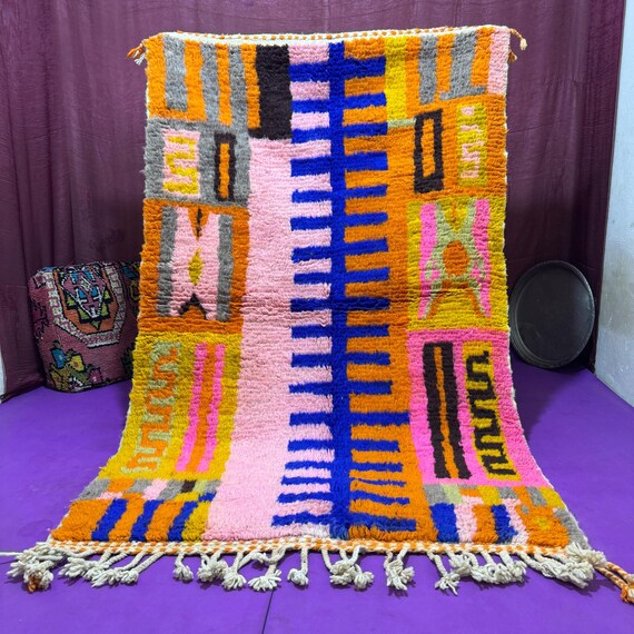 Handmade Moroccan wool rug. Beni Ourain Berber style.
