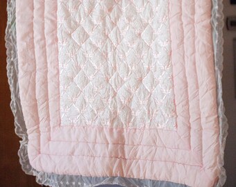 Vintage 70s Baby Girl Embroidered Crib Blanket, retro baby bedding pink crib quilt