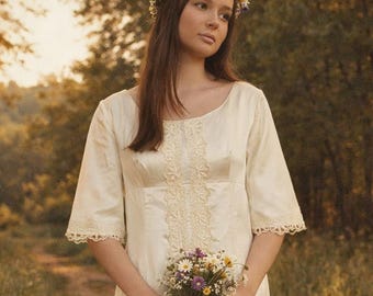 Vintage 1970s Satin Wedding Dress with Detachable Train – Lace Appliqué Empire Waist Gown