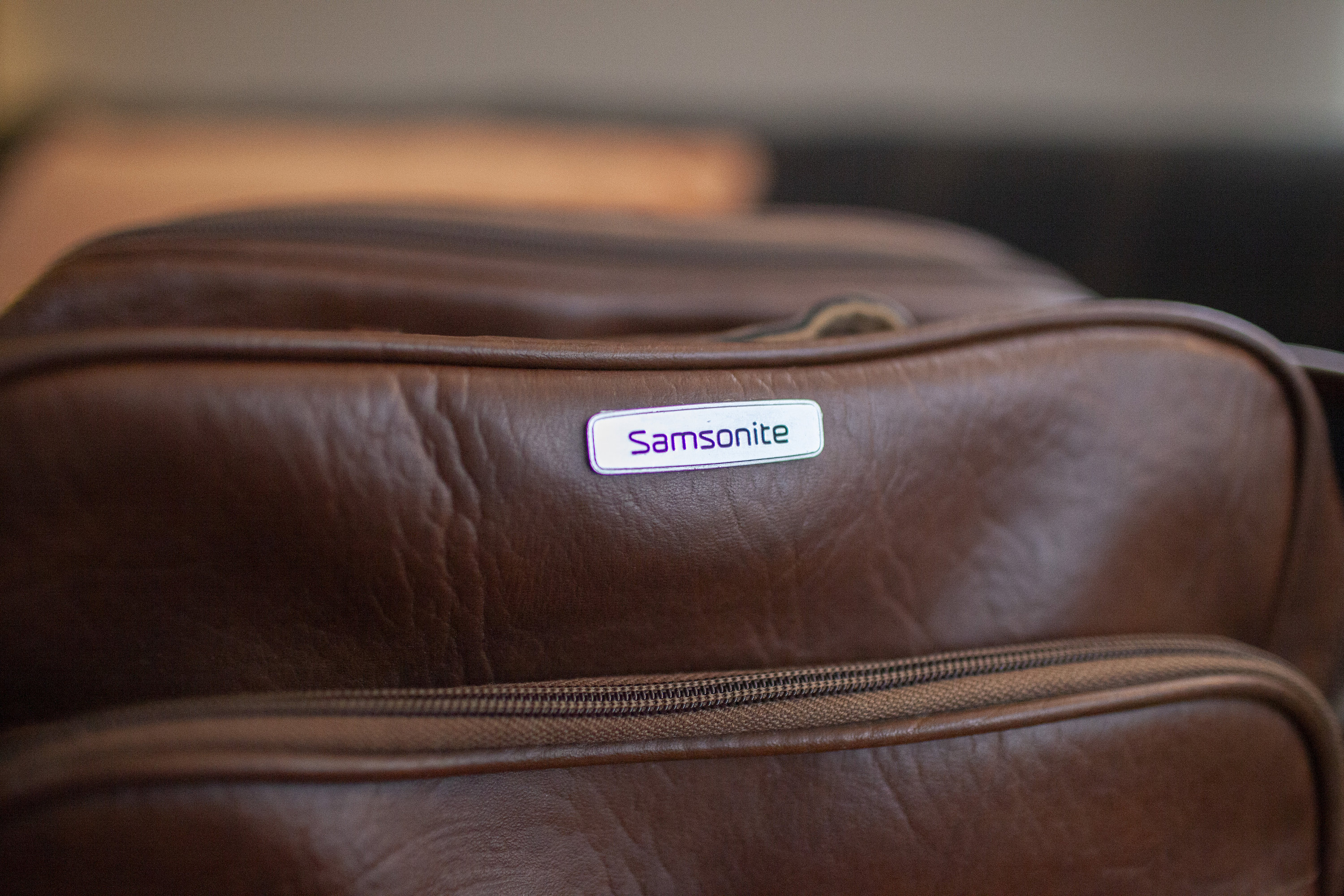 Vintage 70s Samsonite Carry-on Shoulder Bag, Retro Brown Faux