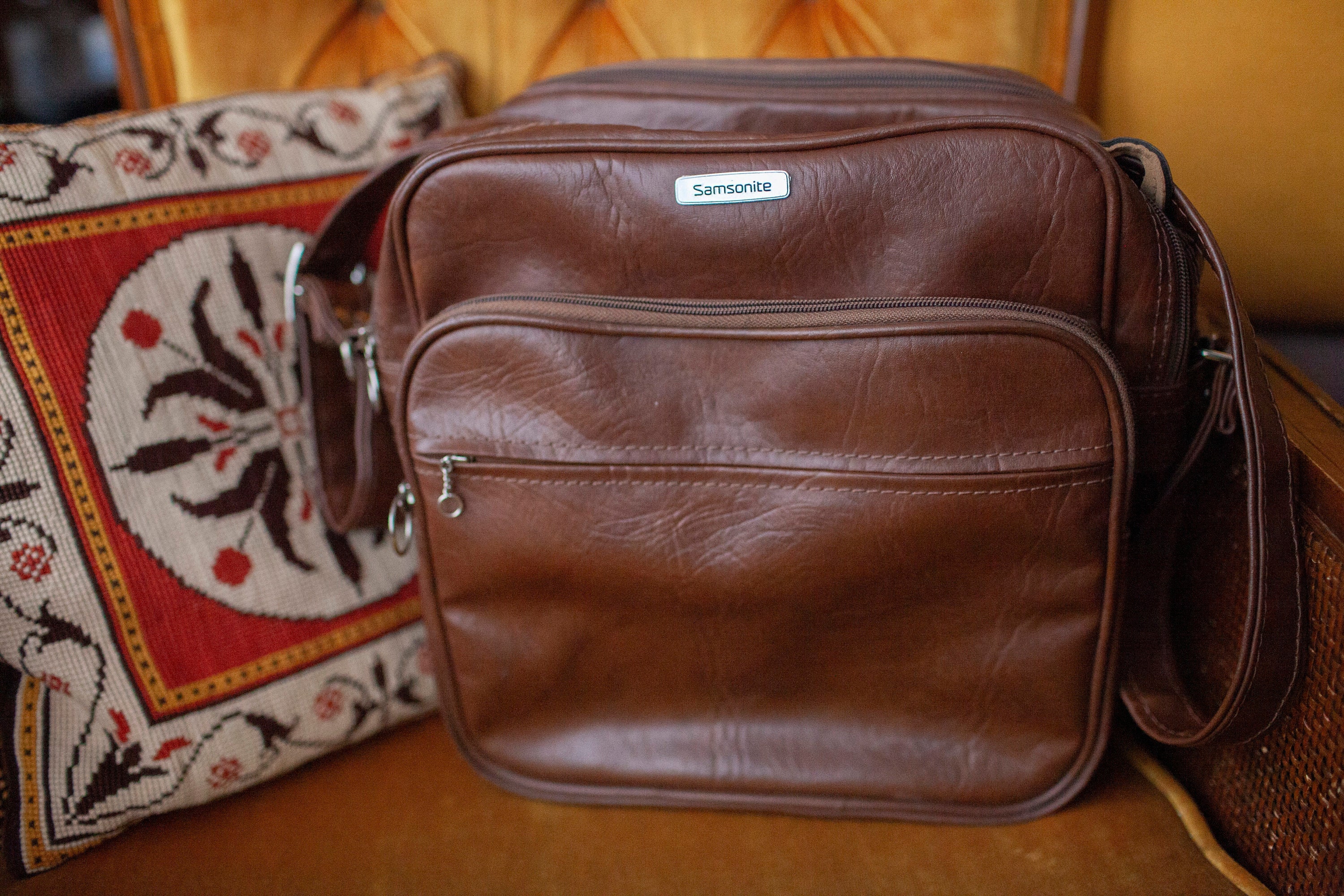 70s 貴重ベルギー製　Samsonite レザートラベルバッグ Vintage 70s Samsonite Carry-on Shoulder Bag, Retro Brown Faux