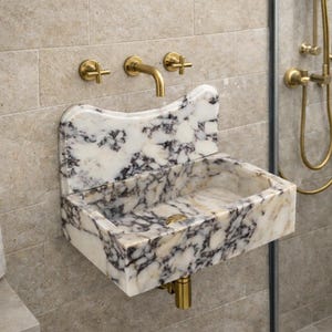 Calacatta-altviool gegroefde wastafel met backsplash, luxe badkamerstatement marmeren wasbak
