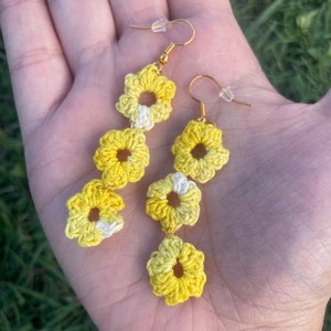 crochet daisy earrings