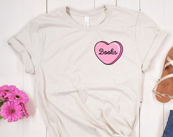Bücher Candy Herz Kurzarm T-Shirt Bella & Canvas Valentinstag Geburtstagsgeschenk für sie oder ihn Conversation Heart