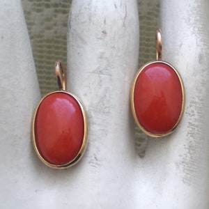 Vintage Solid 18K 750 Yellow Gold Genuine Mediterranean Red Coral Drop Dangle Pierced EARRINGS