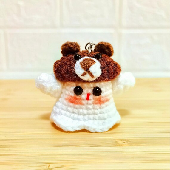 手作りかぎ針編みのゴーストぬいぐるみ：かわいいハロウィン編みぐるみ