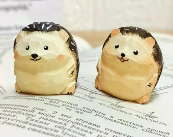 Hand-Carved Wooden Hedgehog Figurine: Mini Forest Animal Decor, Wooden Critter Sculpture, Adorable Wildlife Sculpture, Hedgehog Lovers Gift