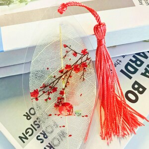 Handmade Leaf Vein Bookmark with Tassel: Hand Drawn Plant Design