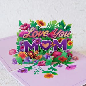 Biglietto pop-up floreale con farfalla 3D per la festa della mamma con tre design: biglietto di auguri perfetto per la mamma e per una persona speciale nella tua vita. Biglietto di ringraziamento incluso.